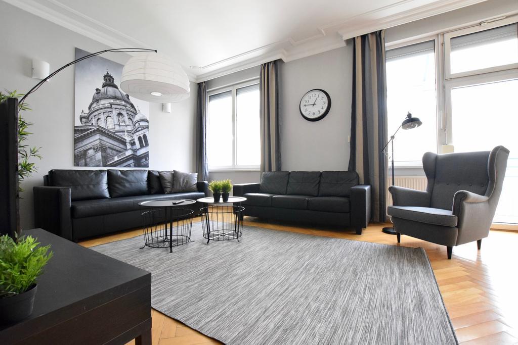 בודפשט Standerd Apartment By Hi5 - Lovag Family Suites מראה חיצוני תמונה