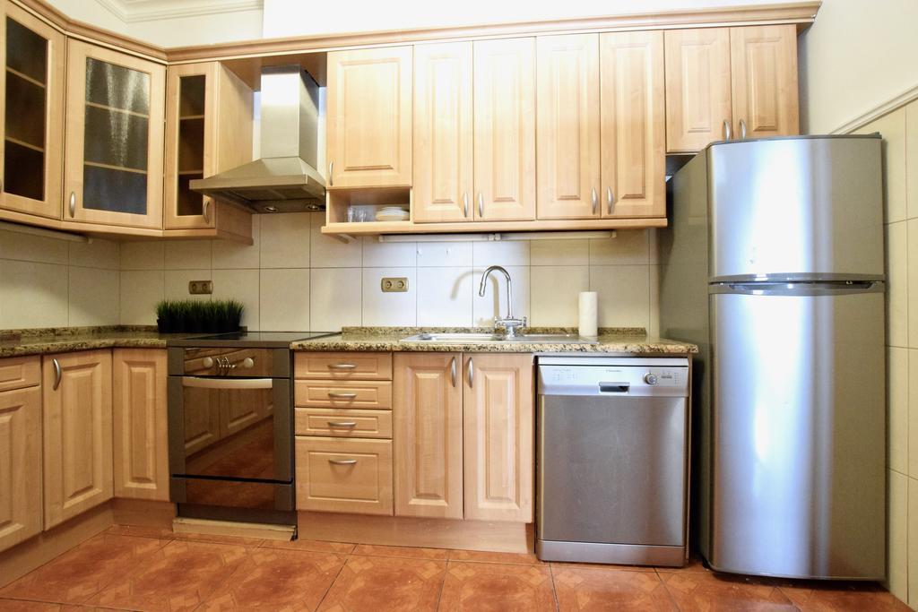 בודפשט Standerd Apartment By Hi5 - Lovag Family Suites מראה חיצוני תמונה