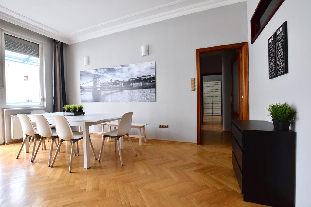 בודפשט Standerd Apartment By Hi5 - Lovag Family Suites מראה חיצוני תמונה
