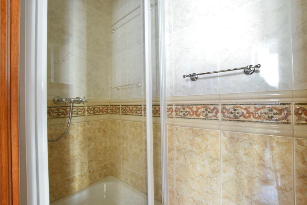 בודפשט Standerd Apartment By Hi5 - Lovag Family Suites מראה חיצוני תמונה