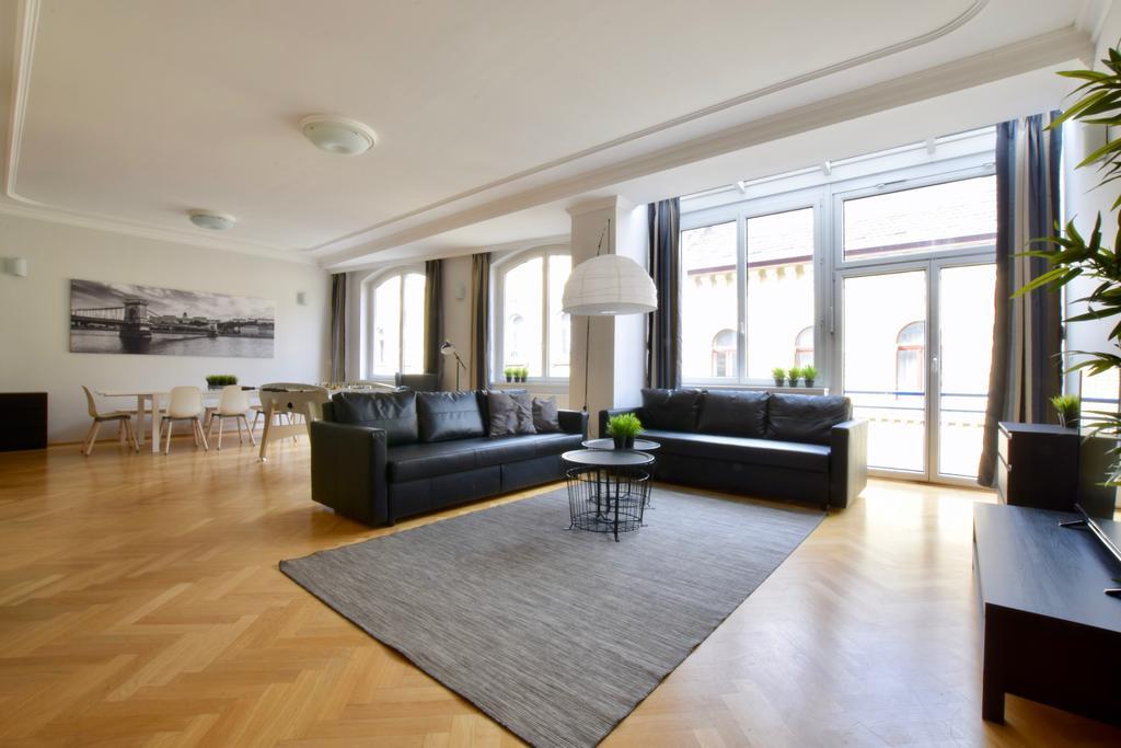 בודפשט Standerd Apartment By Hi5 - Lovag Family Suites מראה חיצוני תמונה
