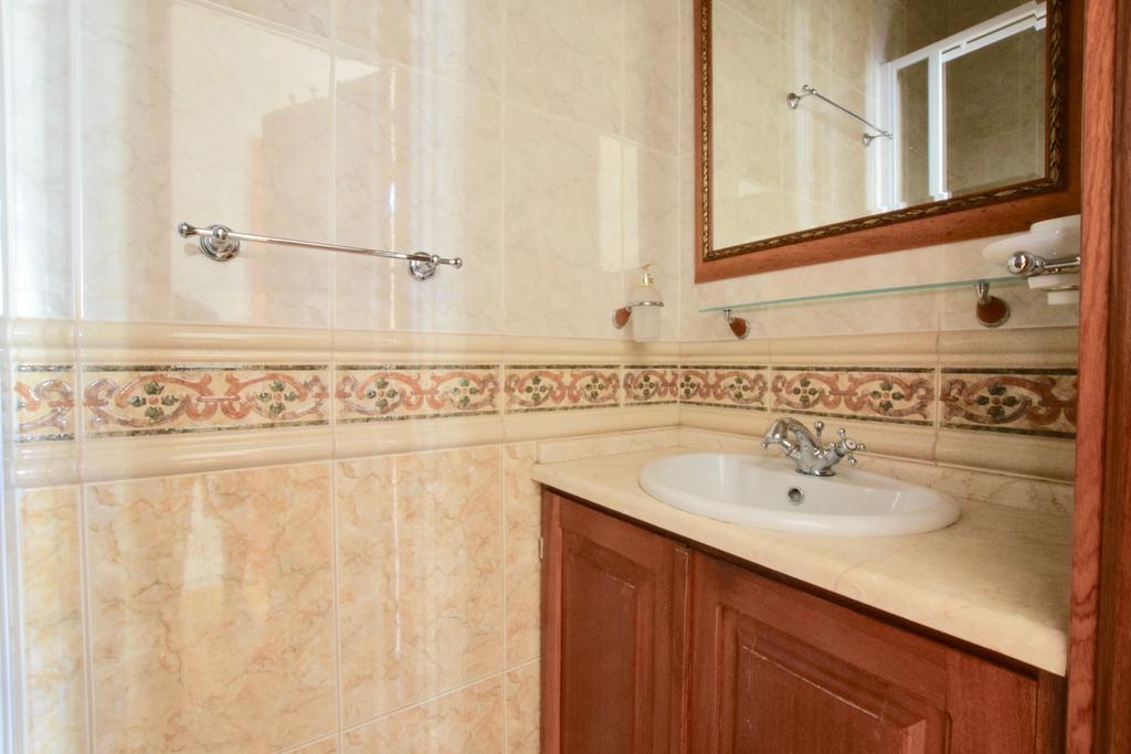 בודפשט Standerd Apartment By Hi5 - Lovag Family Suites מראה חיצוני תמונה
