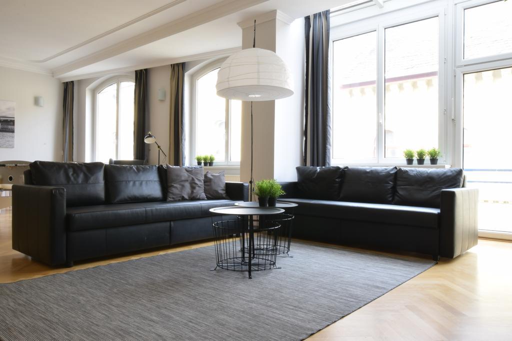בודפשט Standerd Apartment By Hi5 - Lovag Family Suites מראה חיצוני תמונה