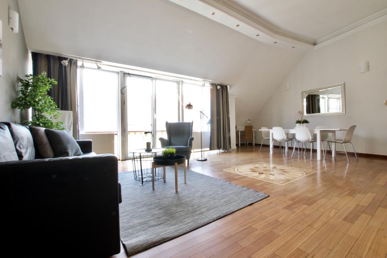 בודפשט Standerd Apartment By Hi5 - Lovag Family Suites מראה חיצוני תמונה