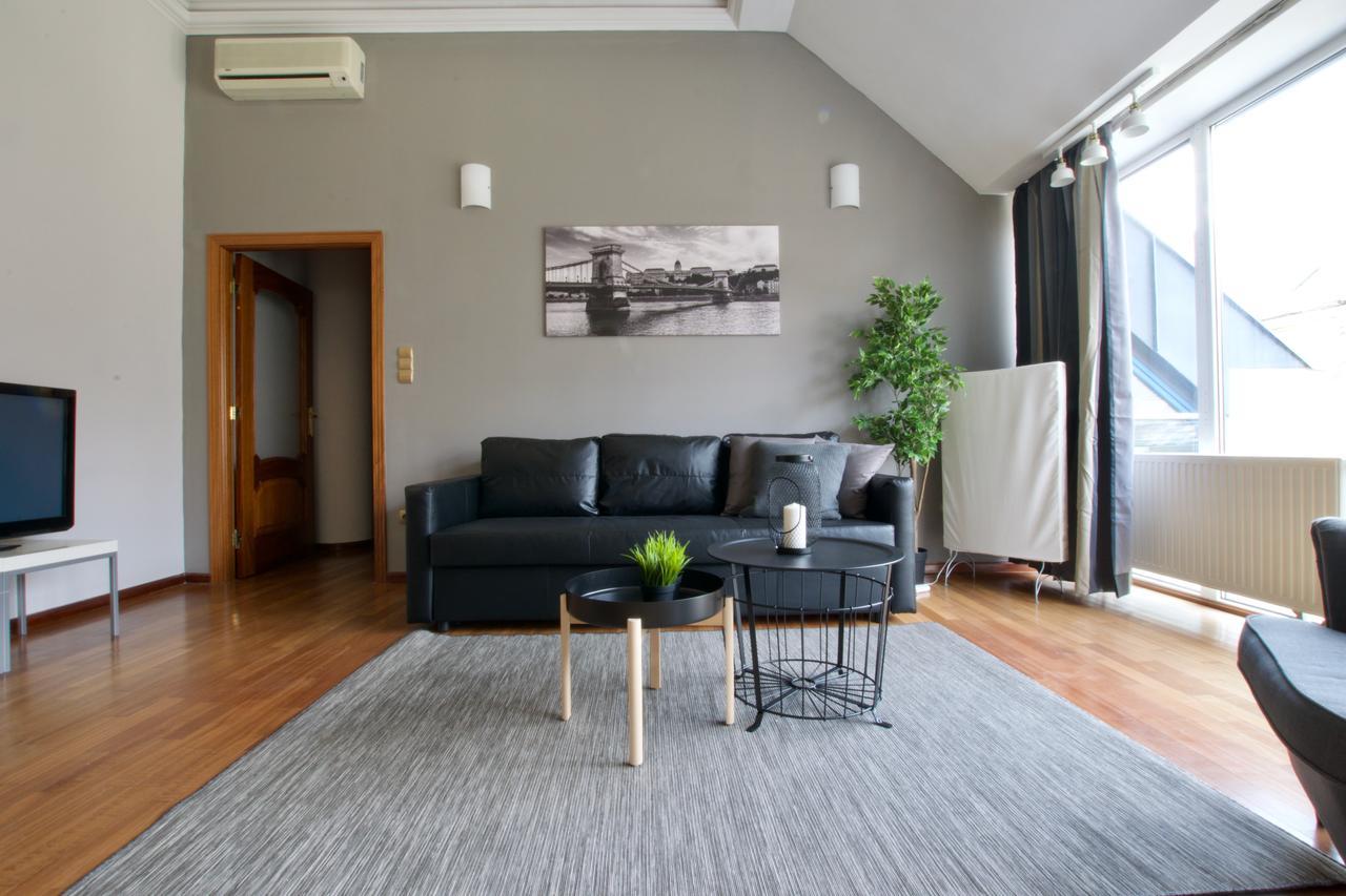 בודפשט Standerd Apartment By Hi5 - Lovag Family Suites מראה חיצוני תמונה