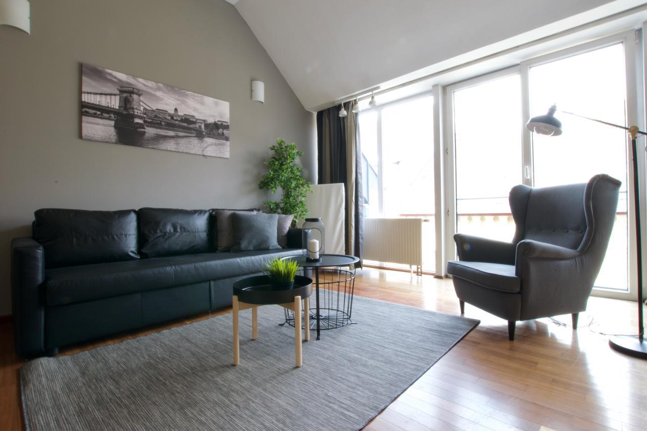בודפשט Standerd Apartment By Hi5 - Lovag Family Suites מראה חיצוני תמונה