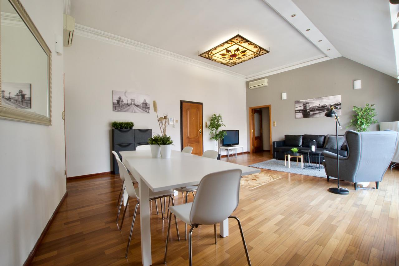 בודפשט Standerd Apartment By Hi5 - Lovag Family Suites מראה חיצוני תמונה